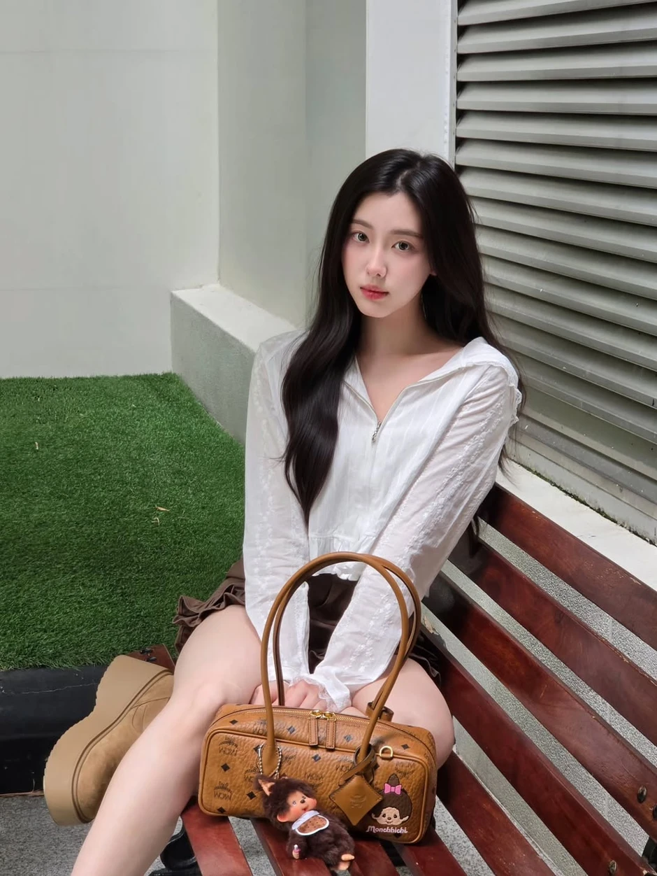 Viral clip mỹ nhân 2K5 bắn cung "rụng cả tim fan", nụ cười bừng sáng không cưỡng lại nổi