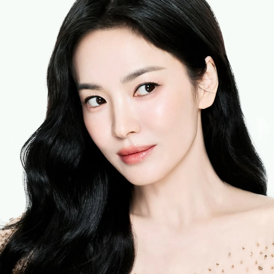 Viral nhan sắc tuổi 23 của Song Hye Kyo: So với hiện tại mà ngỡ ngàng!
