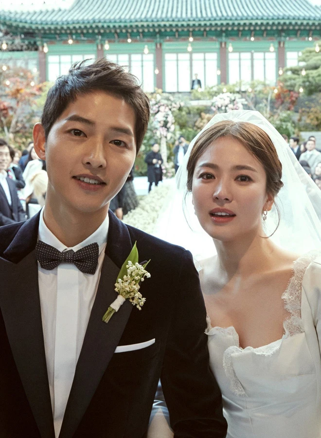 Viral nhan sắc tuổi 23 của Song Hye Kyo: So với hiện tại mà ngỡ ngàng!