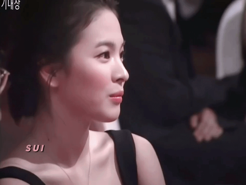 Viral nhan sắc tuổi 23 của Song Hye Kyo: So với hiện tại mà ngỡ ngàng!