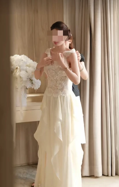 Vô tình để lọt góc máy "nhạy cảm", đoạn video quảng cáo sản phẩm khiến CĐM tranh cãi Vô tình để lọt góc máy "nhạy cảm", đoạn video quảng cáo sản phẩm khiến CĐM tranh cãi