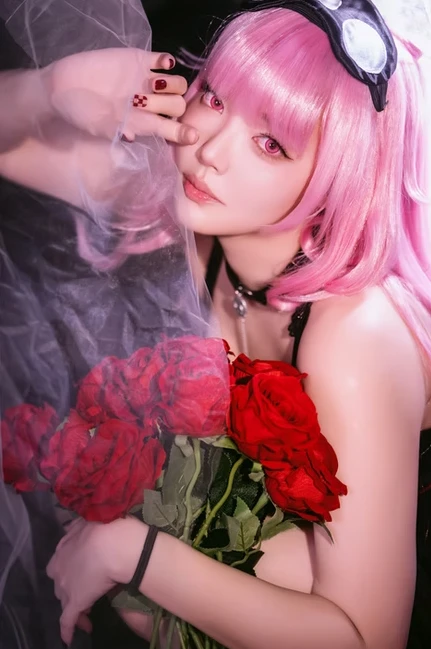 "Mở bát" ngày hội Halloween, nữ coser "triệu follow" lập tức chiếm trọn mọi sự chú ý