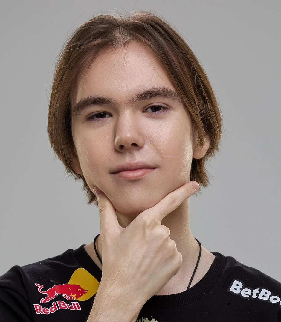 “Thần đồng” Donk solo thua nữ streamer U60 nhưng câu chuyện phía sau mới đáng nói