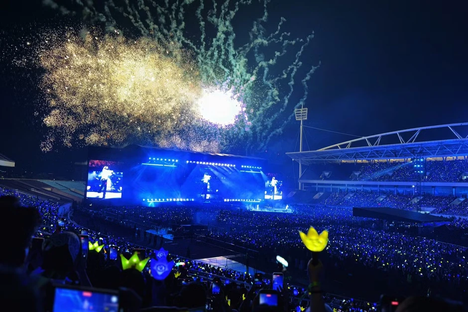 45.000 người ở Mỹ Đình vỡ òa với Big Bang