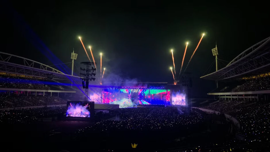 45.000 người ở Mỹ Đình vỡ òa với Big Bang