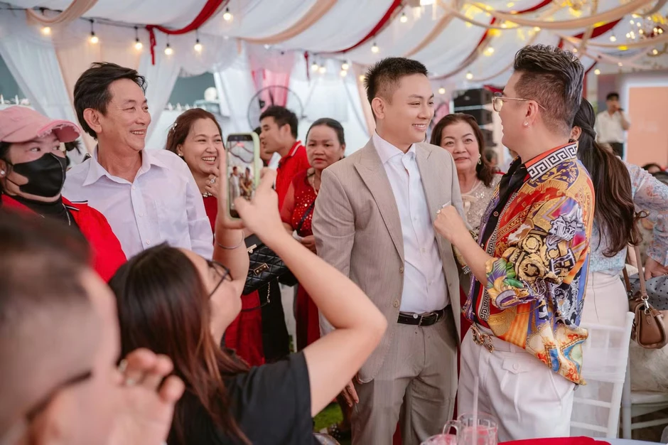 Ảnh chưa công khai ở đám cưới Hoài Lâm