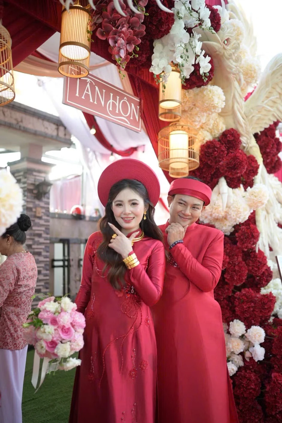 Ảnh chưa công khai ở đám cưới Hoài Lâm