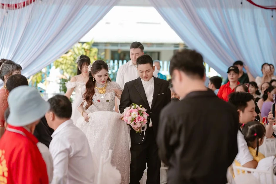 Ảnh chưa công khai ở đám cưới Hoài Lâm