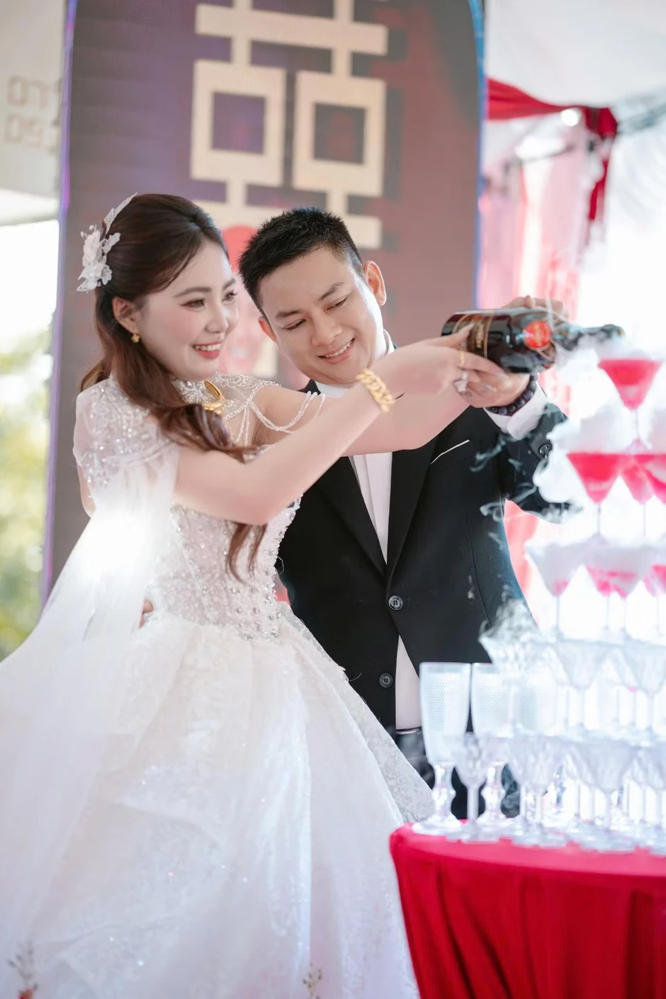 Ảnh chưa công khai ở đám cưới Hoài Lâm