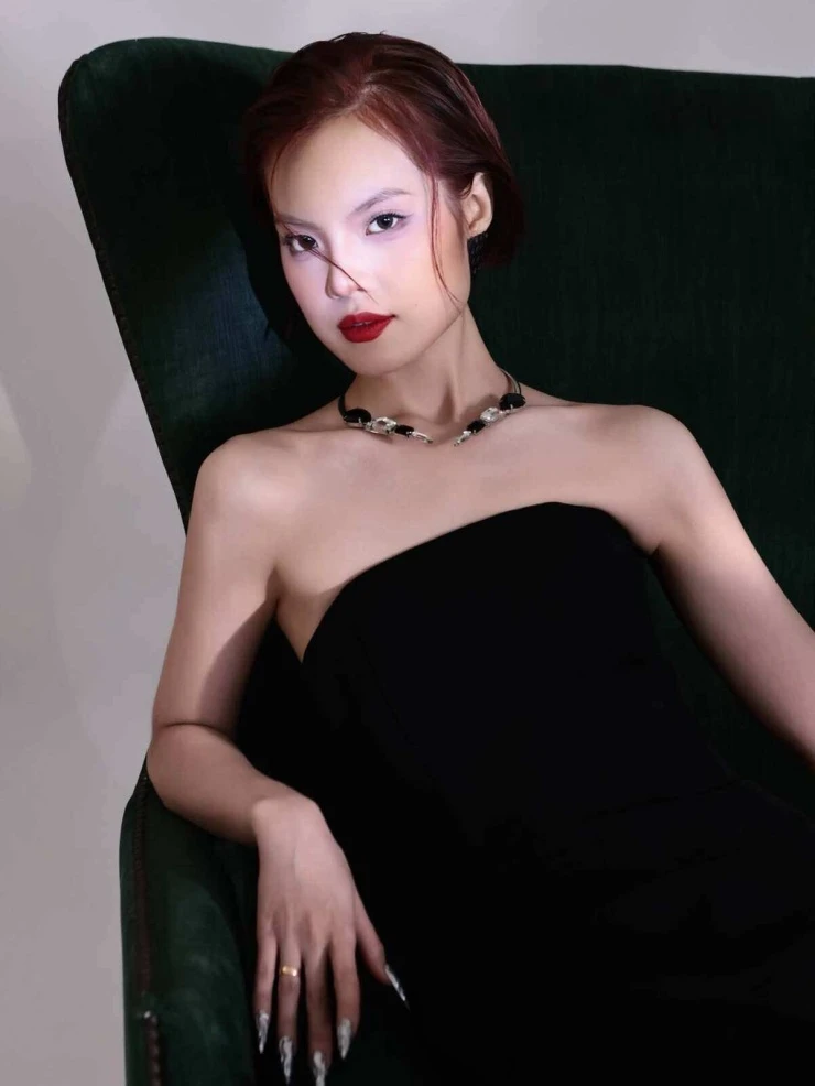 Ảnh sao 21/10: Phi Thanh Vân hạnh phúc bên bạn trai U60
