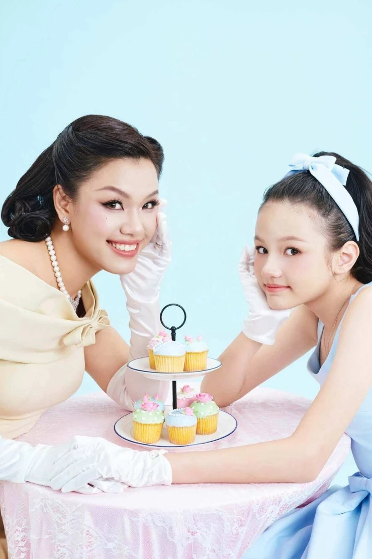 Ảnh sao 21/10: Phi Thanh Vân hạnh phúc bên bạn trai U60