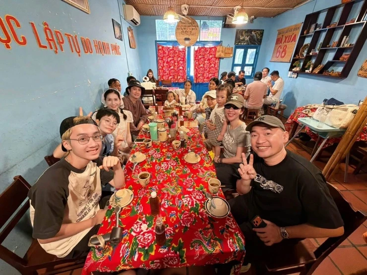 Ảnh sao 29/10: Cát Tường khoe vườn cây trái ở Vĩnh Long