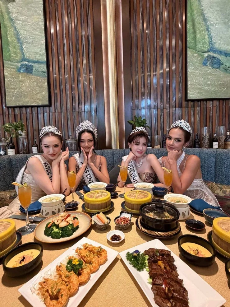 Ảnh sao 5/10: Hoa hậu Quỳnh Anh, á hậu Pháo đội vương miện đi ăn