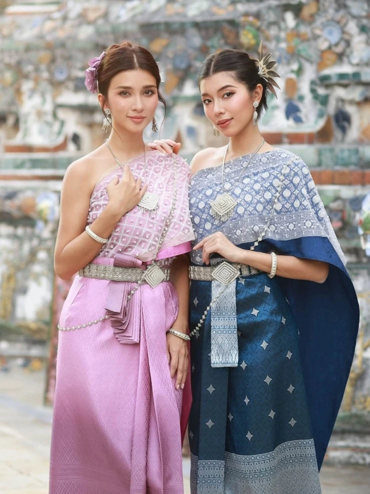 Ảnh sao 6/10: Công chúa hàng hiệu Tiên Nguyễn quẩy cùng em dâu tương lai
