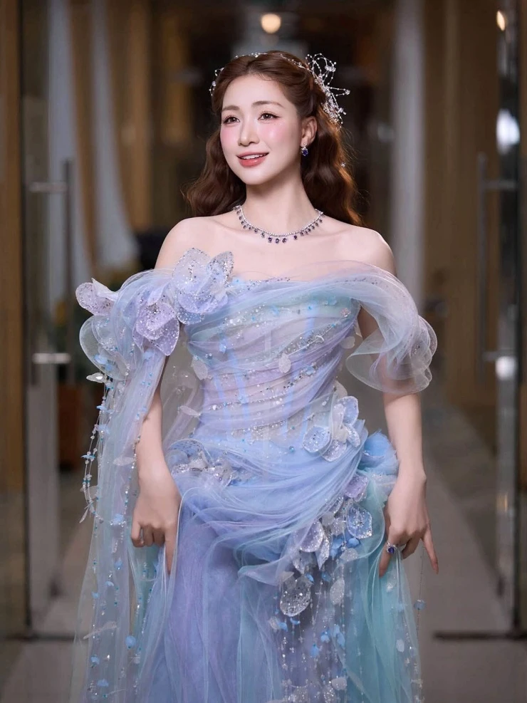 Ảnh sao 6/10: Công chúa hàng hiệu Tiên Nguyễn quẩy cùng em dâu tương lai