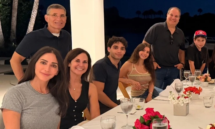 Bạn gái Simon Cowell giữ quan hệ tốt với chồng cũ sau bê bối cắm sừng Bạn gái Simon Cowell giữ quan hệ tốt với chồng cũ sau bê bối cắm sừng