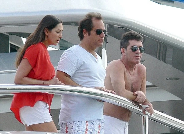Bạn gái Simon Cowell giữ quan hệ tốt với chồng cũ sau bê bối cắm sừng Bạn gái Simon Cowell giữ quan hệ tốt với chồng cũ sau bê bối cắm sừng