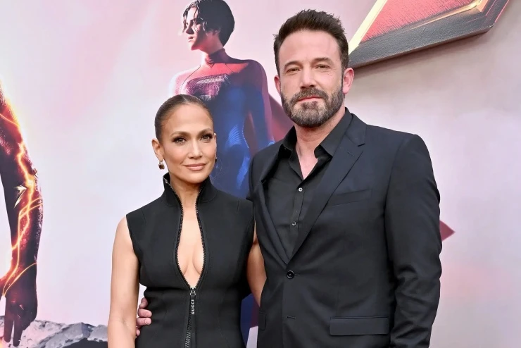 Ben Affleck suýt được mai mối với Shakira