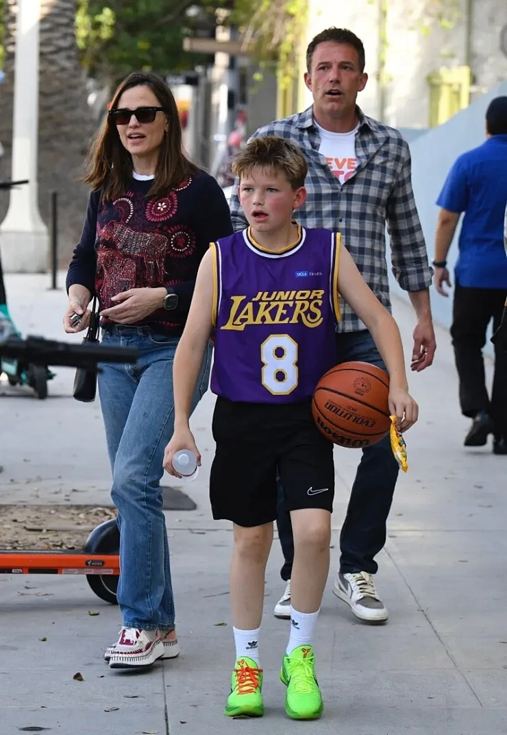 Ben Affleck tự nhận nuôi con không giỏi bằng vợ cũ