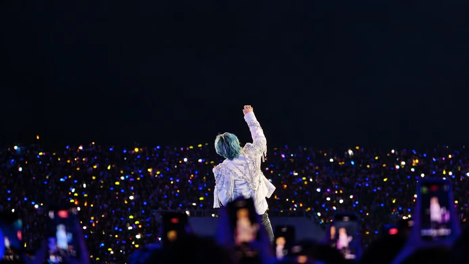 Big Bang nằm vật ra sân khấu, fan Việt điên đảo ở Mỹ Đình Big Bang nằm vật ra sân khấu, fan Việt điên đảo ở Mỹ Đình