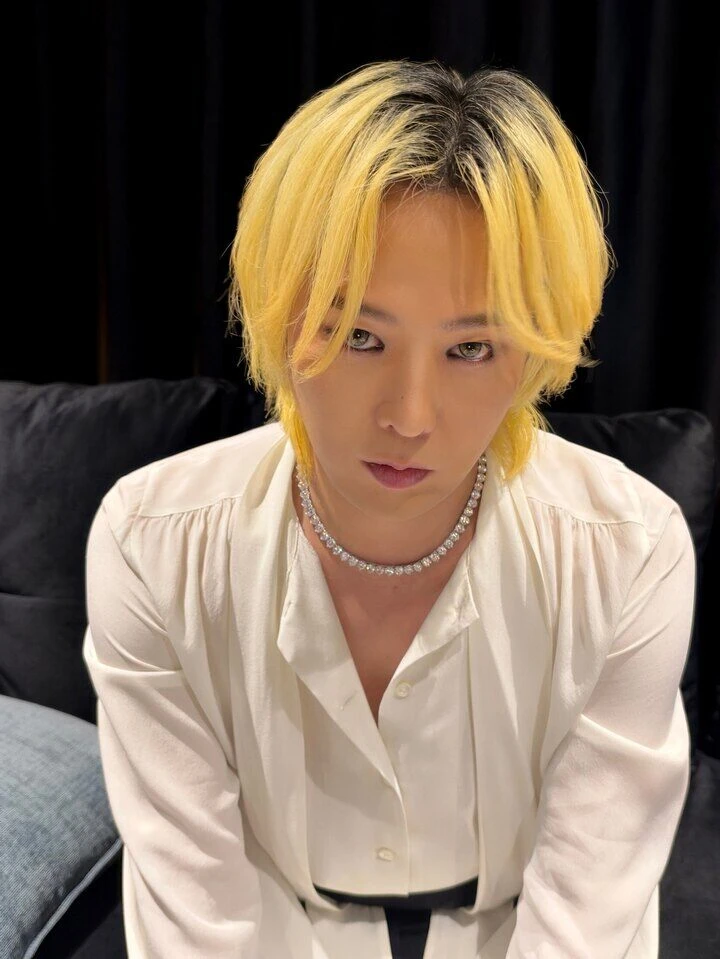 BIGBANG hé lộ loạt ảnh hậu trường sau hai đêm diễn ở Hà Nội BIGBANG hé lộ loạt ảnh hậu trường sau hai đêm diễn ở Hà Nội