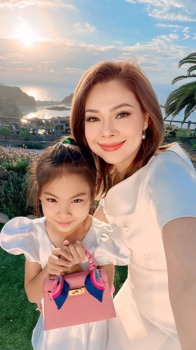 Búp bê Thanh Thảo khoe mẹ chồng 88 tuổi khỏe đẹp Búp bê Thanh Thảo khoe mẹ chồng 88 tuổi khỏe đẹp