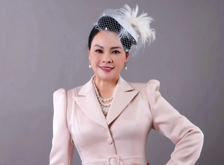 Ca sĩ Đông Đào là ai?