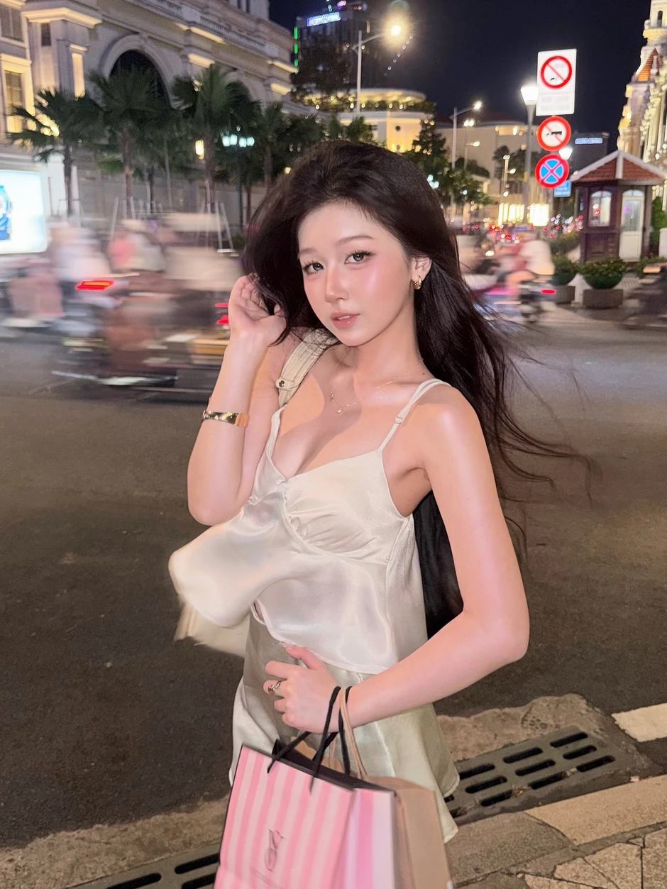 Cận cảnh "profile" nữ idol live hot nhất lúc này! Cận cảnh "profile" nữ idol live hot nhất lúc này!