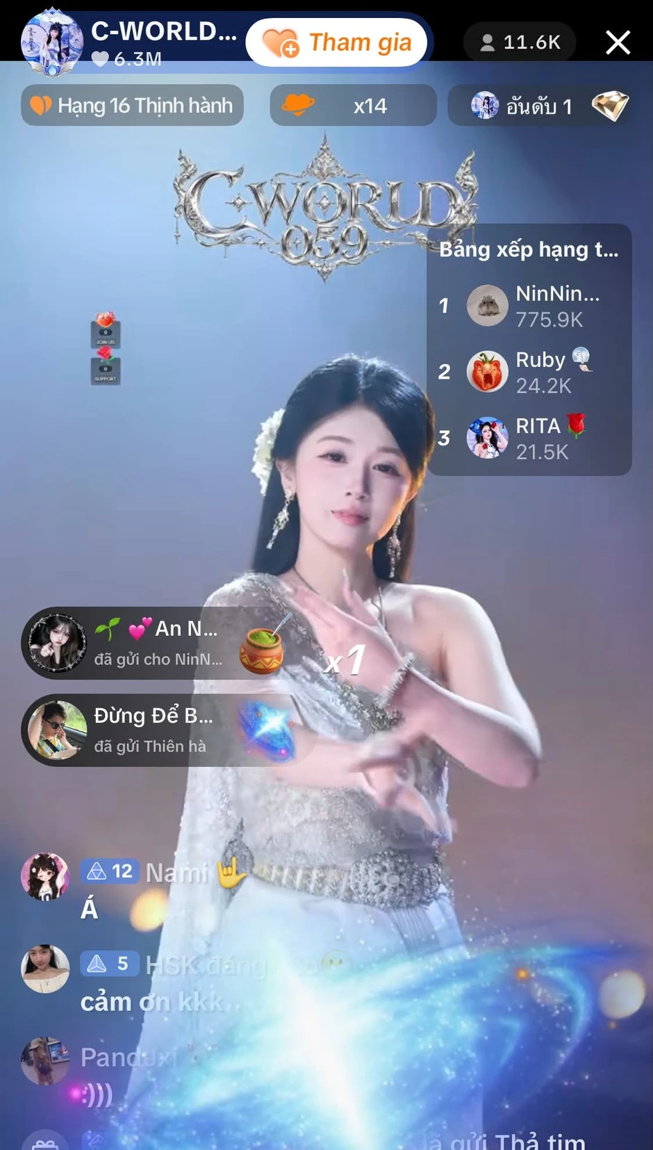 Cận cảnh "profile" nữ idol live hot nhất lúc này! Cận cảnh "profile" nữ idol live hot nhất lúc này!