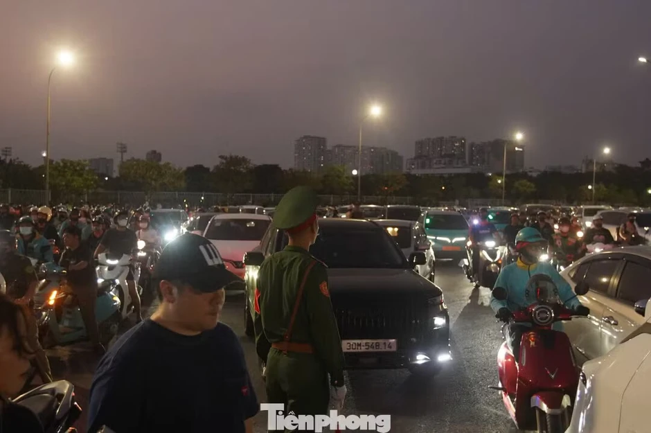 Cảnh tượng chưa từng có ở Mỹ Đình