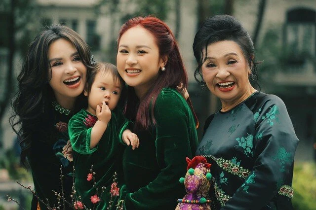Chồng Thanh Lam chúc mừng con gái riêng của vợ trong ngày đặc biệt