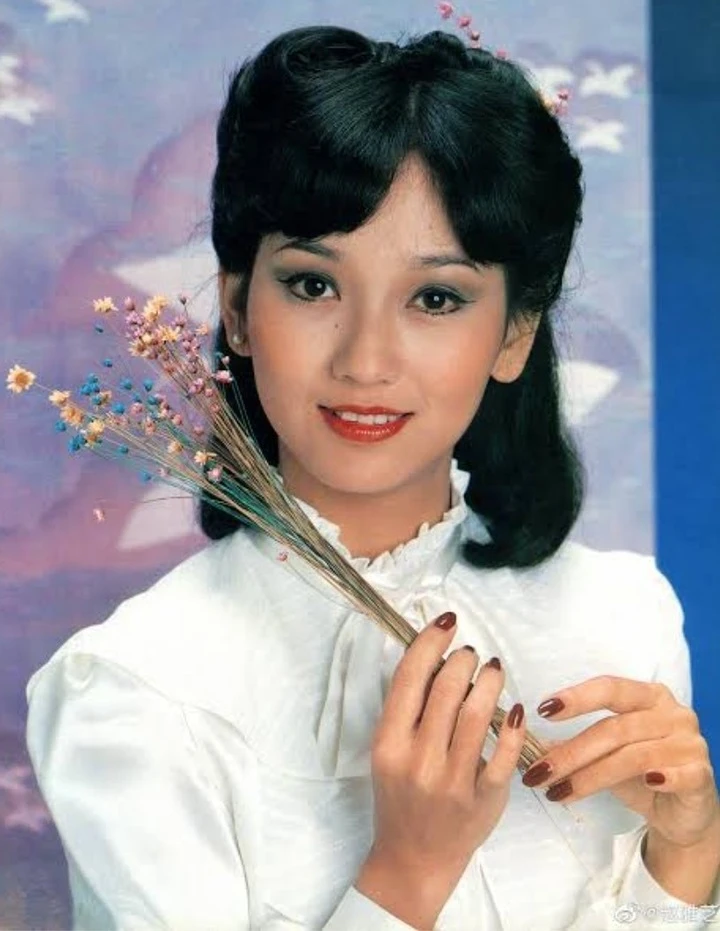 Chu Chỉ Nhược đầu tiên màn ảnh: Bỏ nghề tiếp viên hàng không, U80 đẹp không tuổi