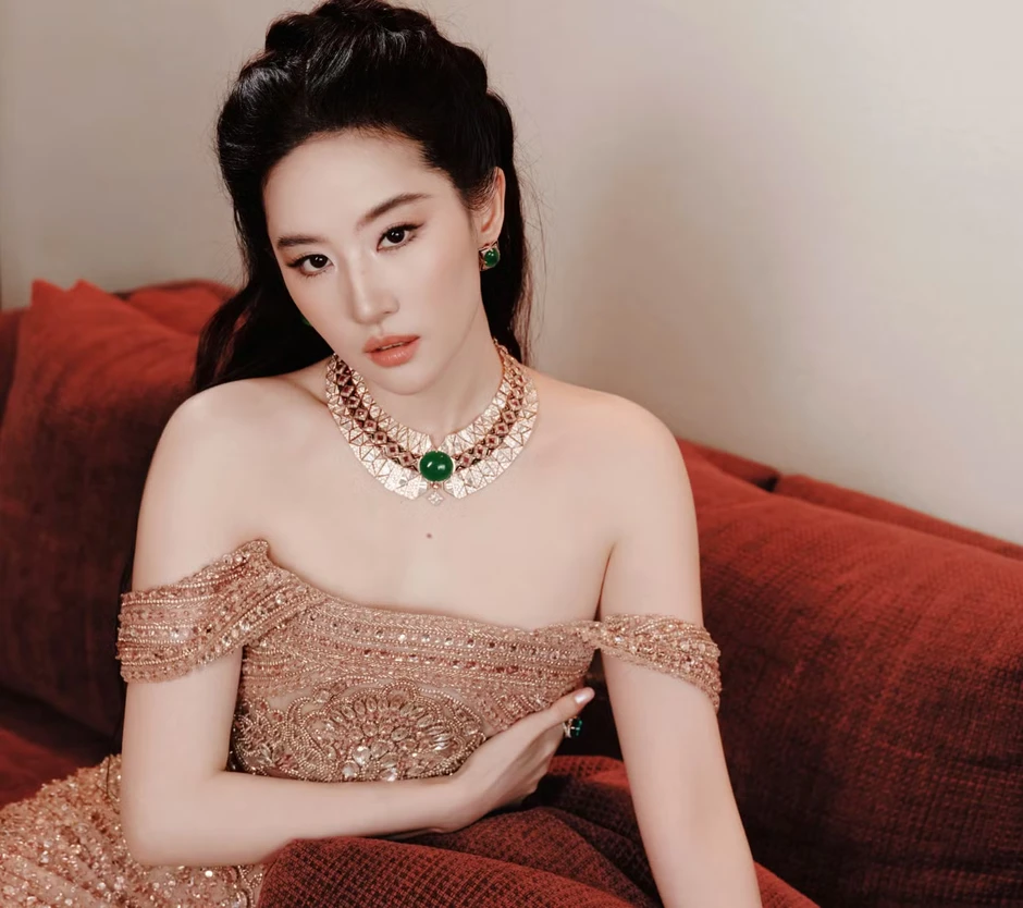 Chuyện gì đang xảy ra với Lưu Diệc Phi
