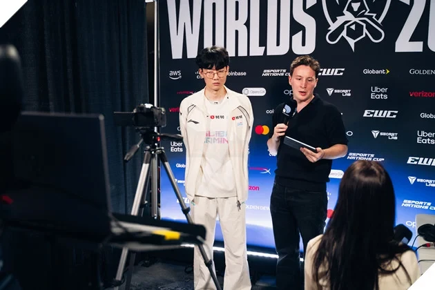 CKTG 2026: BLG Xun Khẳng Định Muốn Tái Đấu Với Hanwha Life Esports CKTG 2026: BLG Xun Khẳng Định Muốn Tái Đấu Với Hanwha Life Esports