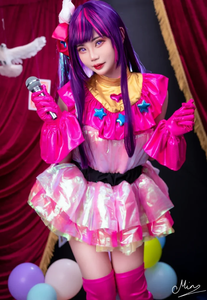 Cosplay Ai Hoshino rực rỡ sắc hồng, tái hiện hình tượng thần tượng quốc dân của Oshi no Ko Cosplay Ai Hoshino rực rỡ sắc hồng, tái hiện hình tượng thần tượng quốc dân của Oshi no Ko