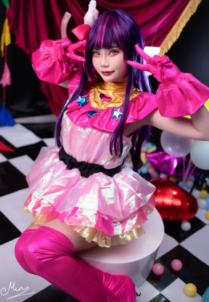 Cosplay Ai Hoshino rực rỡ sắc hồng, tái hiện hình tượng thần tượng quốc dân của Oshi no Ko Cosplay Ai Hoshino rực rỡ sắc hồng, tái hiện hình tượng thần tượng quốc dân của Oshi no Ko