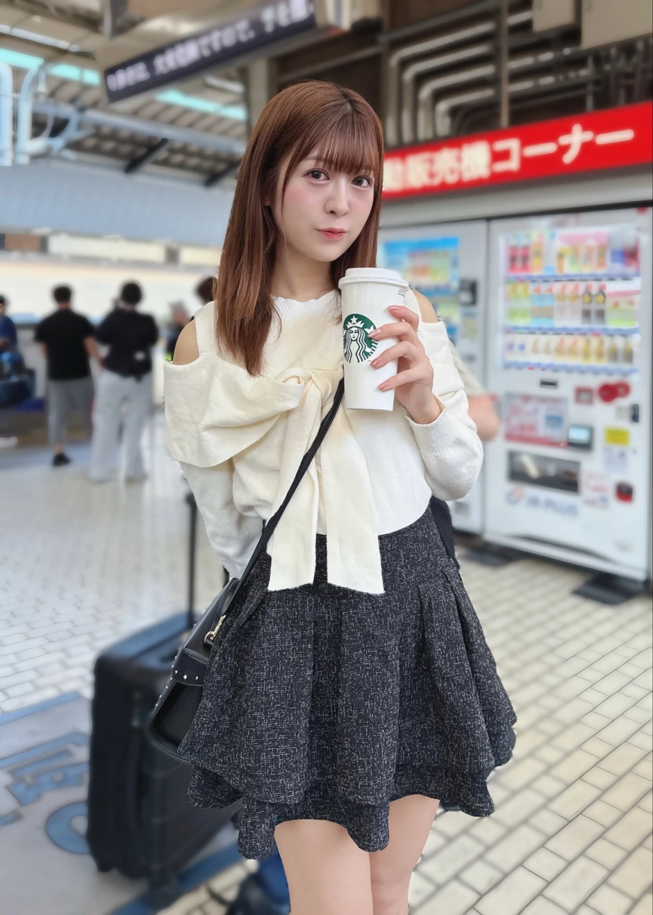 Đang biểu diễn, hot girl Nhật bất ngờ gặp sự cố, chỉ một khoảnh khắc đã nổi tiếng ngỡ ngàng, gần 6 triệu lượt xem
