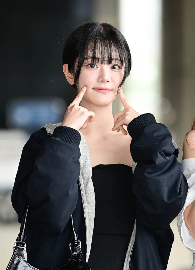 Đang lên sóng tương tác, nữ streamer bất ngờ gặp sự cố nh.ạy c.ảm, clip hút hơn nửa triệu lượt xem