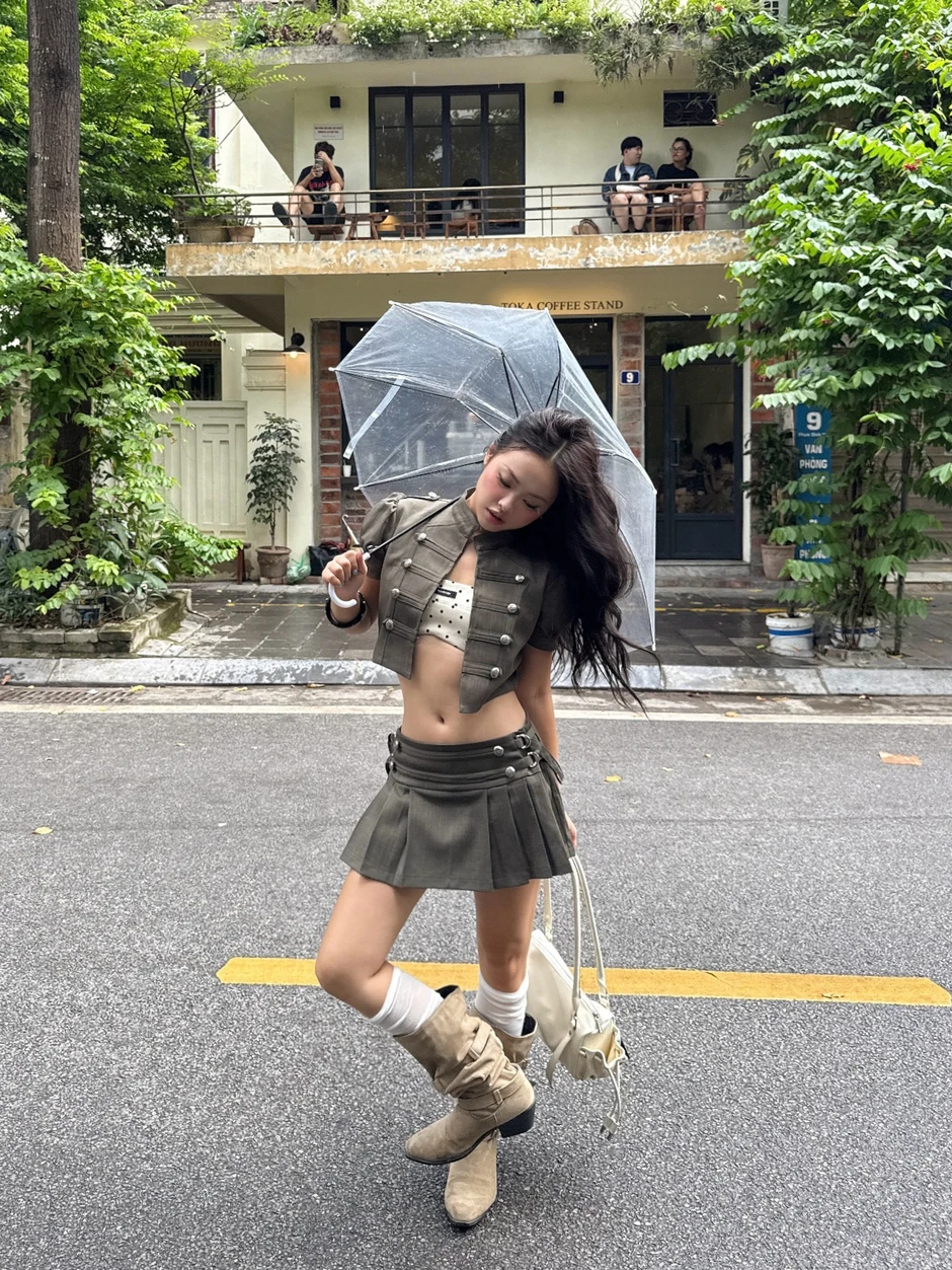 Danh tính "cô dâu concert" gây sốt tại show BIGBANG: Không phải lần đầu diện váy cưới đi đu thần tượng Danh tính "cô dâu concert" gây sốt tại show BIGBANG: Không phải lần đầu diện váy cưới đi đu thần tượng