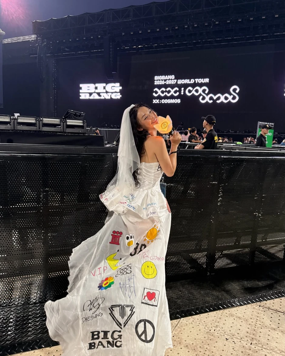 Danh tính "cô dâu concert" gây sốt tại show BIGBANG: Không phải lần đầu diện váy cưới đi đu thần tượng Danh tính "cô dâu concert" gây sốt tại show BIGBANG: Không phải lần đầu diện váy cưới đi đu thần tượng