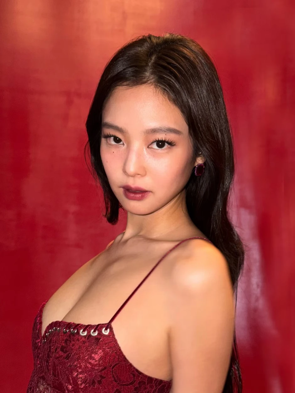 Diện mạo gây sốt của Jennie (BlackPink)