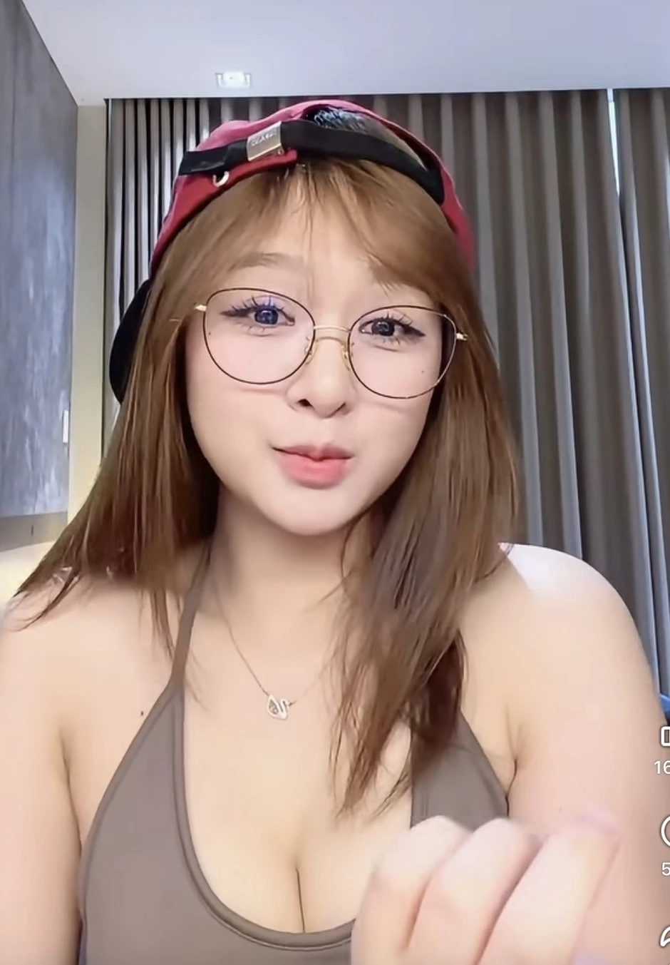 Fan Gấm Kami đòi “idol” trở lại như xưa