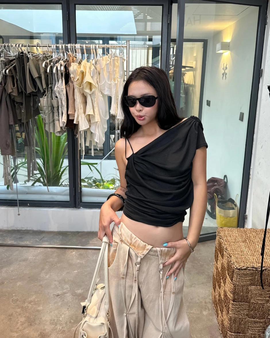 Fan Việt xinh như mộng mặc váy cưới được G-Dragon "thả tim": Chi phí chưa đến 2 triệu nhưng đầy ý nghĩa