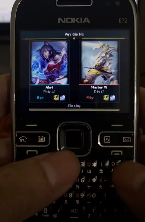 Game thủ Việt Nam chuyển thể Liên Minh Huyền Thoại lên "cục gạch" Nokia, khiến cả cộng đồng 'choáng váng'" Game thủ Việt Nam chuyển thể Liên Minh Huyền Thoại lên "cục gạch" Nokia, khiến cả cộng đồng 'choáng váng'"