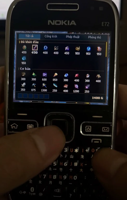 Game thủ Việt Nam chuyển thể Liên Minh Huyền Thoại lên "cục gạch" Nokia, khiến cả cộng đồng 'choáng váng'" Game thủ Việt Nam chuyển thể Liên Minh Huyền Thoại lên "cục gạch" Nokia, khiến cả cộng đồng 'choáng váng'"