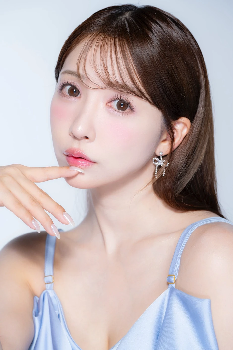 Gặp sự cố trang phục trong lúc lên sóng, Yua Mikami đáp trả thản nhiên, khẳng định không mấy bận tâm Gặp sự cố trang phục trong lúc lên sóng, Yua Mikami đáp trả thản nhiên, khẳng định không mấy bận tâm