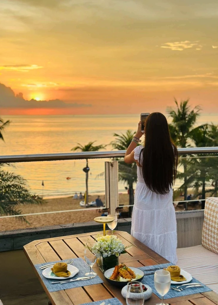 Gia đình Đoan Trang gây chú ý