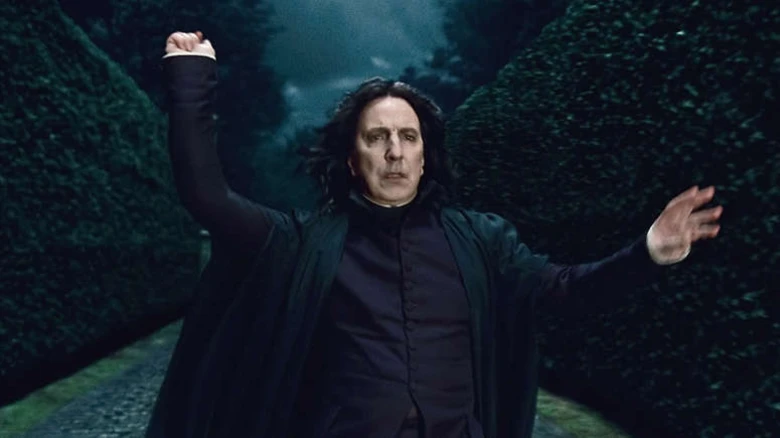 Harry Potter: Giải mã bí ẩn về biệt danh "Hoàng tử Lai" và quá khứ đau thương của Severus Snape Harry Potter: Giải mã bí ẩn về biệt danh "Hoàng tử Lai" và quá khứ đau thương của Severus Snape