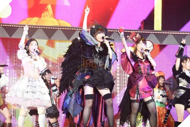 Hỗn loạn tranh chỗ tại sự kiện giao lưu JKT48 và AKB48 ở Indonesia: Ban quản lý nhóm nhạc Nhật Bản phát thông cáo xin lỗi khẩn cấp, tuyên bố xử lý nghiêm các cá nhân quá khích Hỗn loạn tranh chỗ tại sự kiện giao lưu JKT48 và AKB48 ở Indonesia: Ban quản lý nhóm nhạc Nhật Bản phát thông cáo xin lỗi khẩn cấp, tuyên bố xử lý nghiêm các cá nhân quá khích