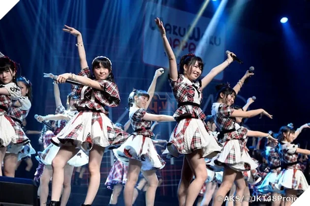 Hỗn loạn tranh chỗ tại sự kiện giao lưu JKT48 và AKB48 ở Indonesia: Ban quản lý nhóm nhạc Nhật Bản phát thông cáo xin lỗi khẩn cấp, tuyên bố xử lý nghiêm các cá nhân quá khích Hỗn loạn tranh chỗ tại sự kiện giao lưu JKT48 và AKB48 ở Indonesia: Ban quản lý nhóm nhạc Nhật Bản phát thông cáo xin lỗi khẩn cấp, tuyên bố xử lý nghiêm các cá nhân quá khích